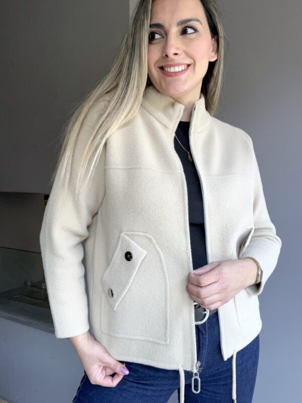 CHAQUETA CLÁSICA CIERRE BEIGE - Imagen 3
