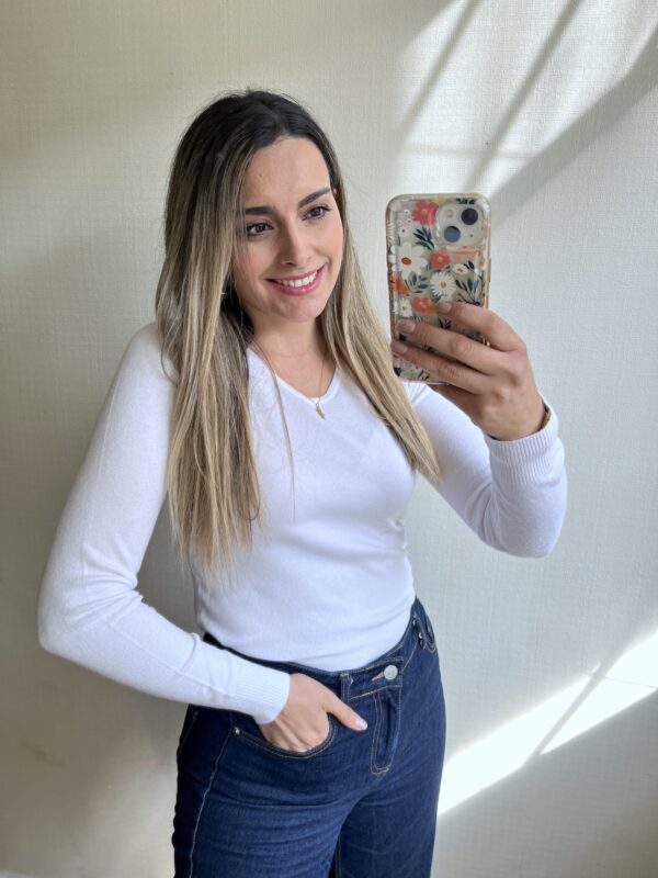 SUETER PUNTO FINO CUELLO V BLANCO