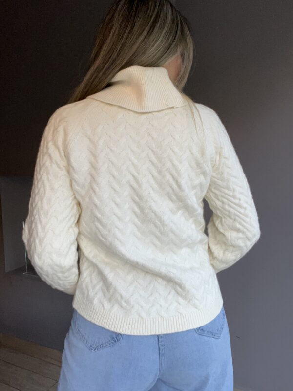 SUÉTER CUELLO ALTO BLANCO INVIERNO - Imagen 3