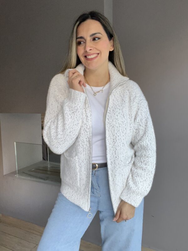 CHALECO JASPEADO CON CIERRE BLANCO - Imagen 2
