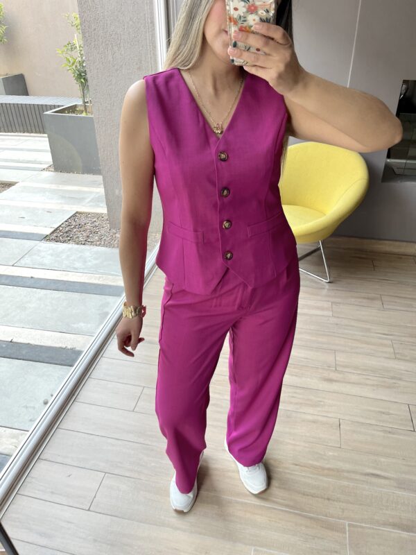 CONJUNTO SASTRERO MAGENTA M - PANTALON + GILLETTE - Imagen 3