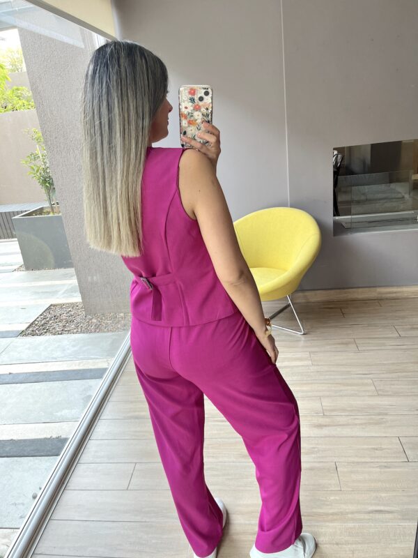 CONJUNTO SASTRERO MAGENTA M - PANTALON + GILLETTE - Imagen 2