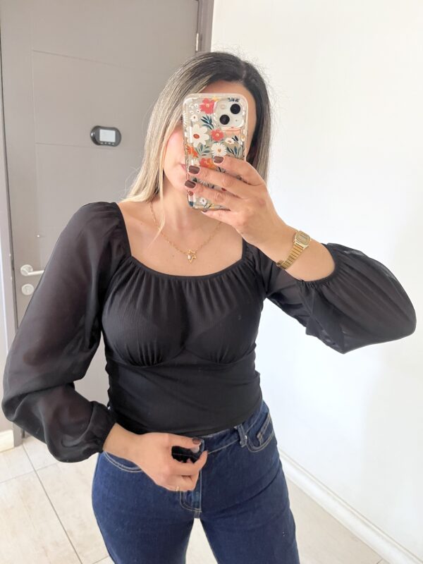 BLUSA ESTILO ROMÁNTICO NEGRO - Imagen 2